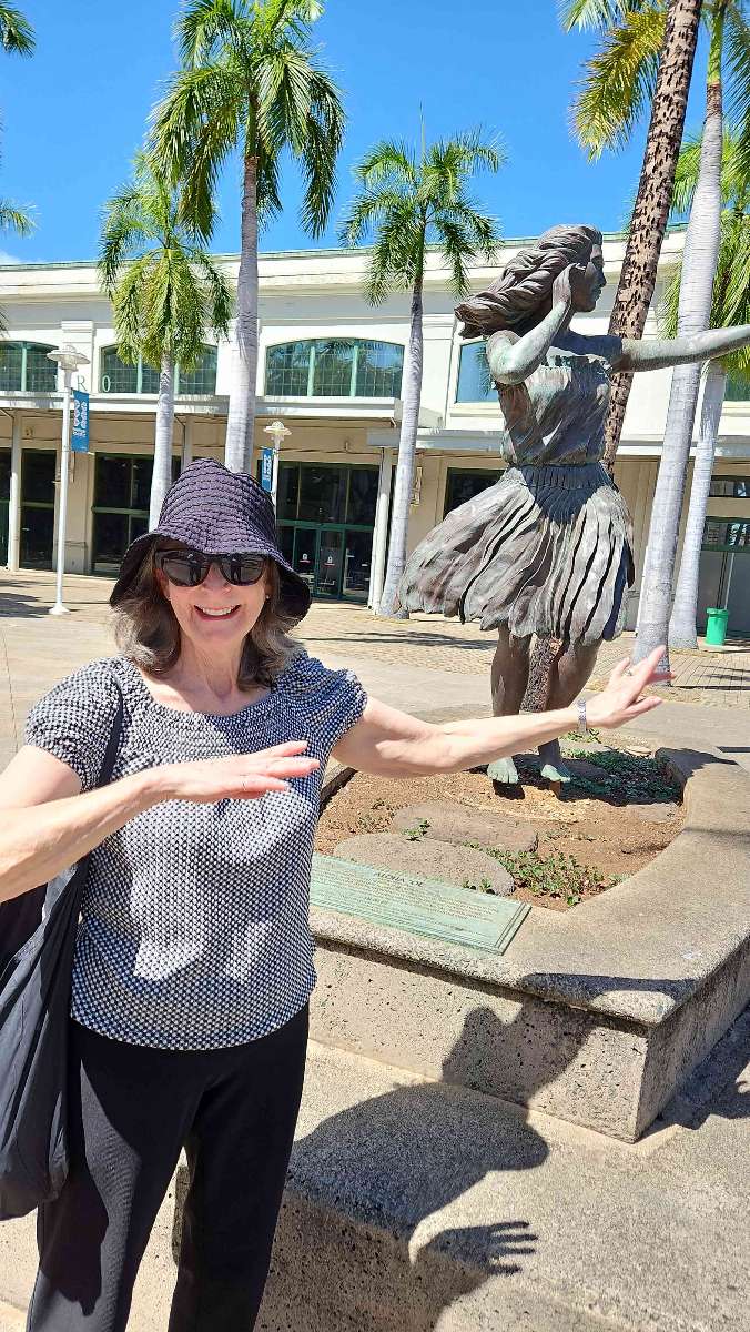 Honolulu Bar Crawl scavenger hunt photos