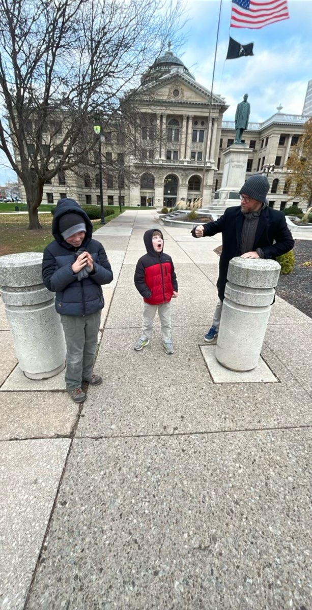 team building scavenger hunt