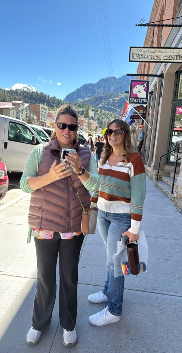 team building scavenger hunt