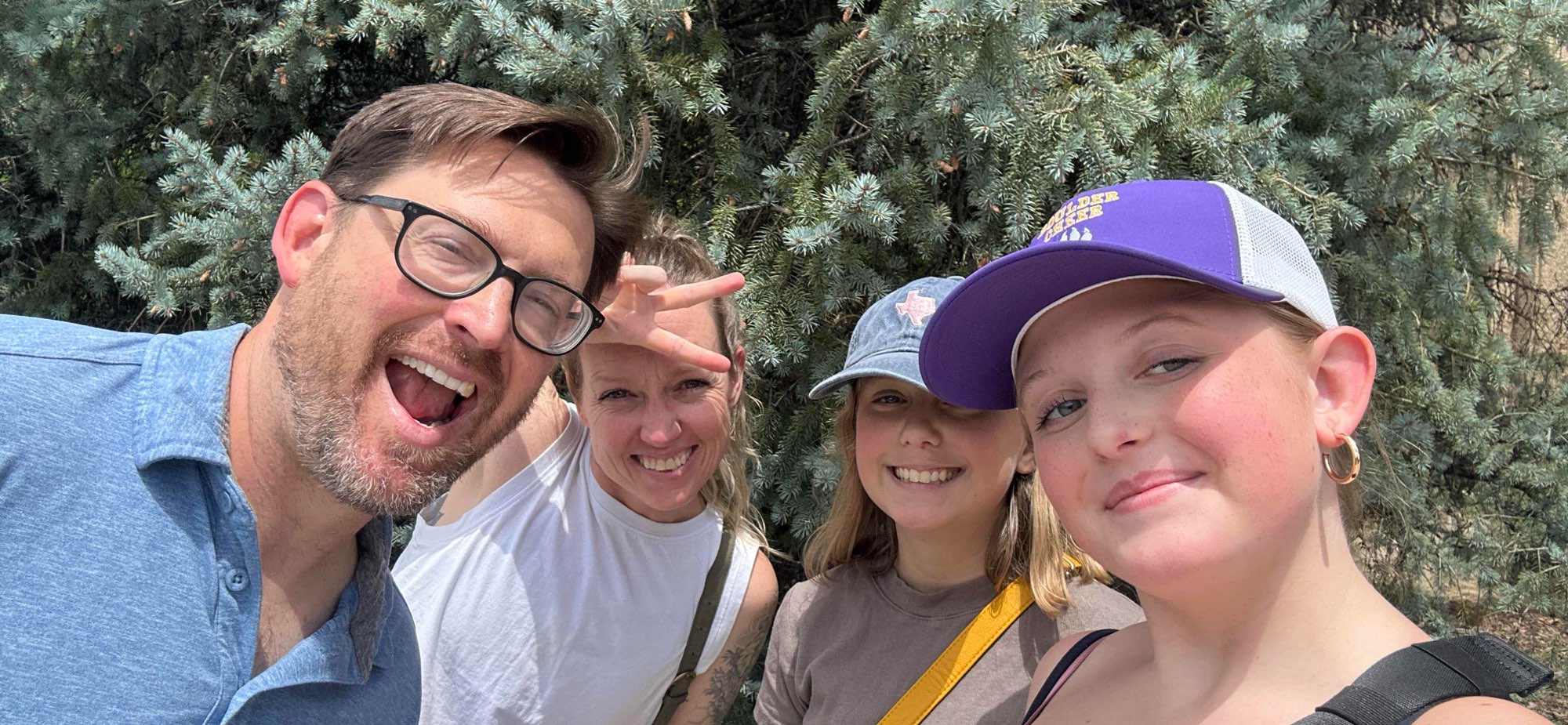 Zdjęcia polowania na padlinożerców na Uniwersytecie w Denver