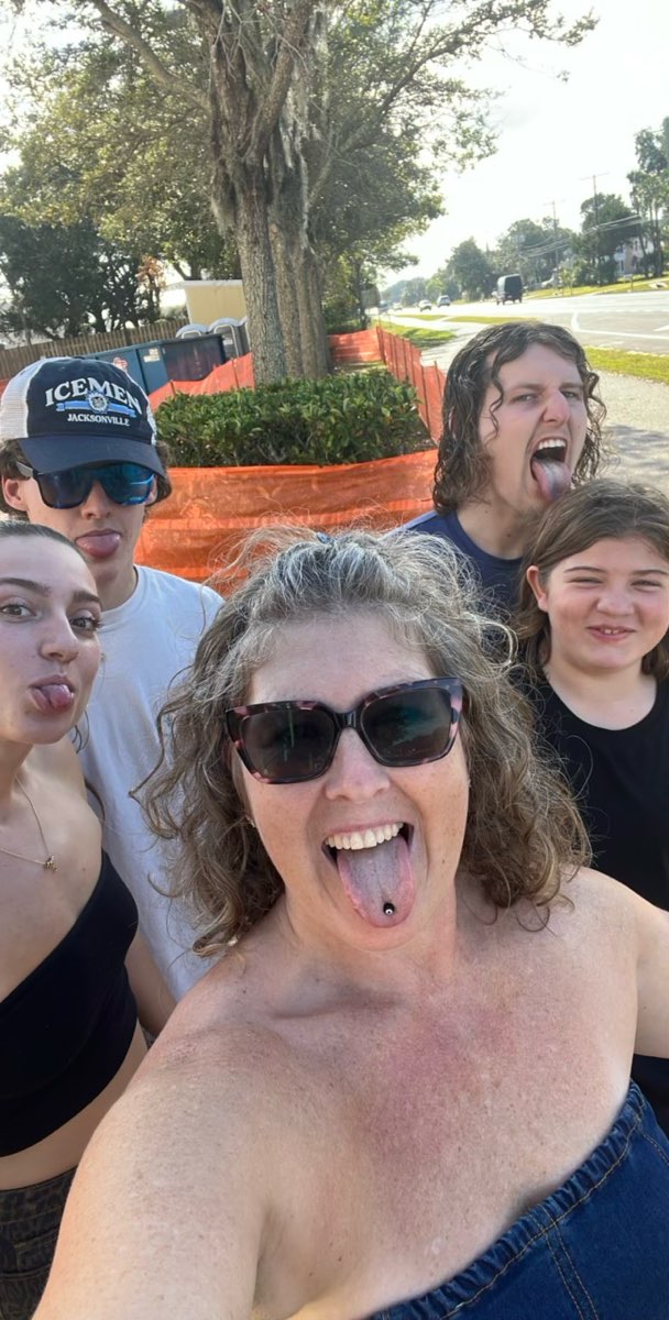 team building scavenger hunt