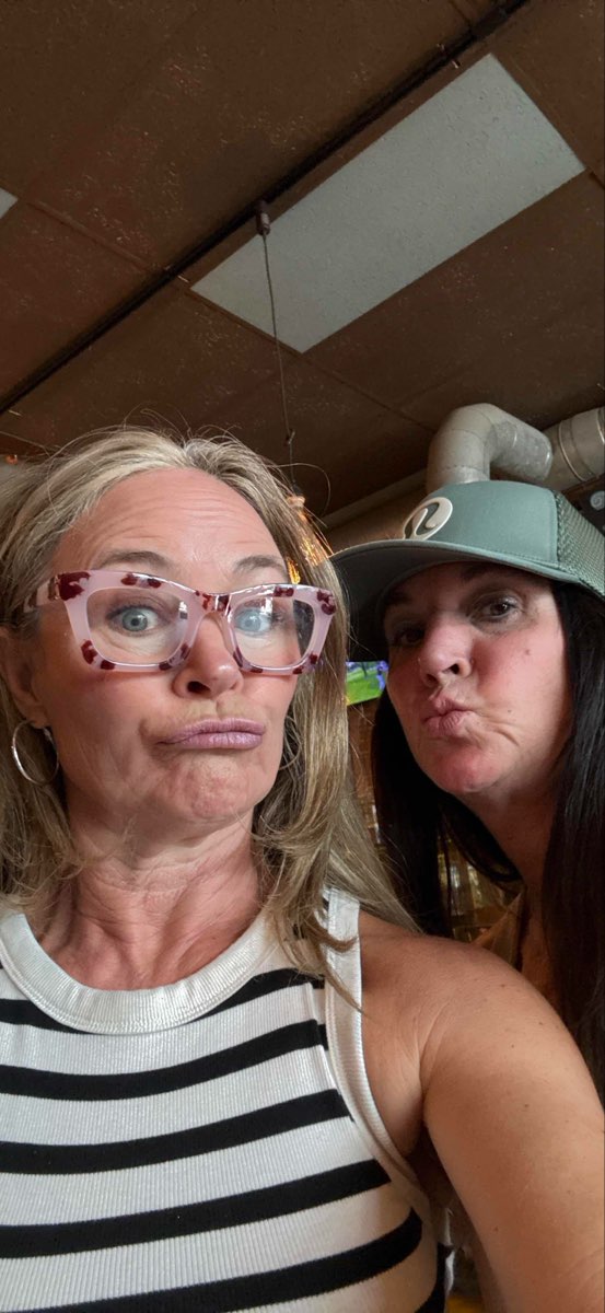 Zdjęcia polowania na padlinożerców na Uniwersytecie w Denver