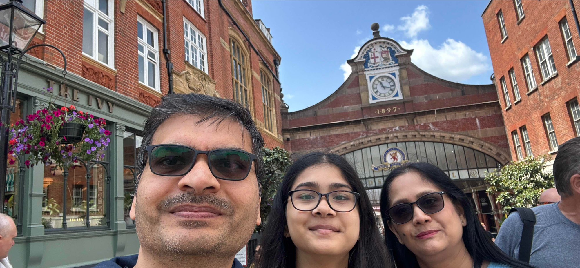 Royal Holloway, University of London Scavenger Hunt scavenger hunt photos