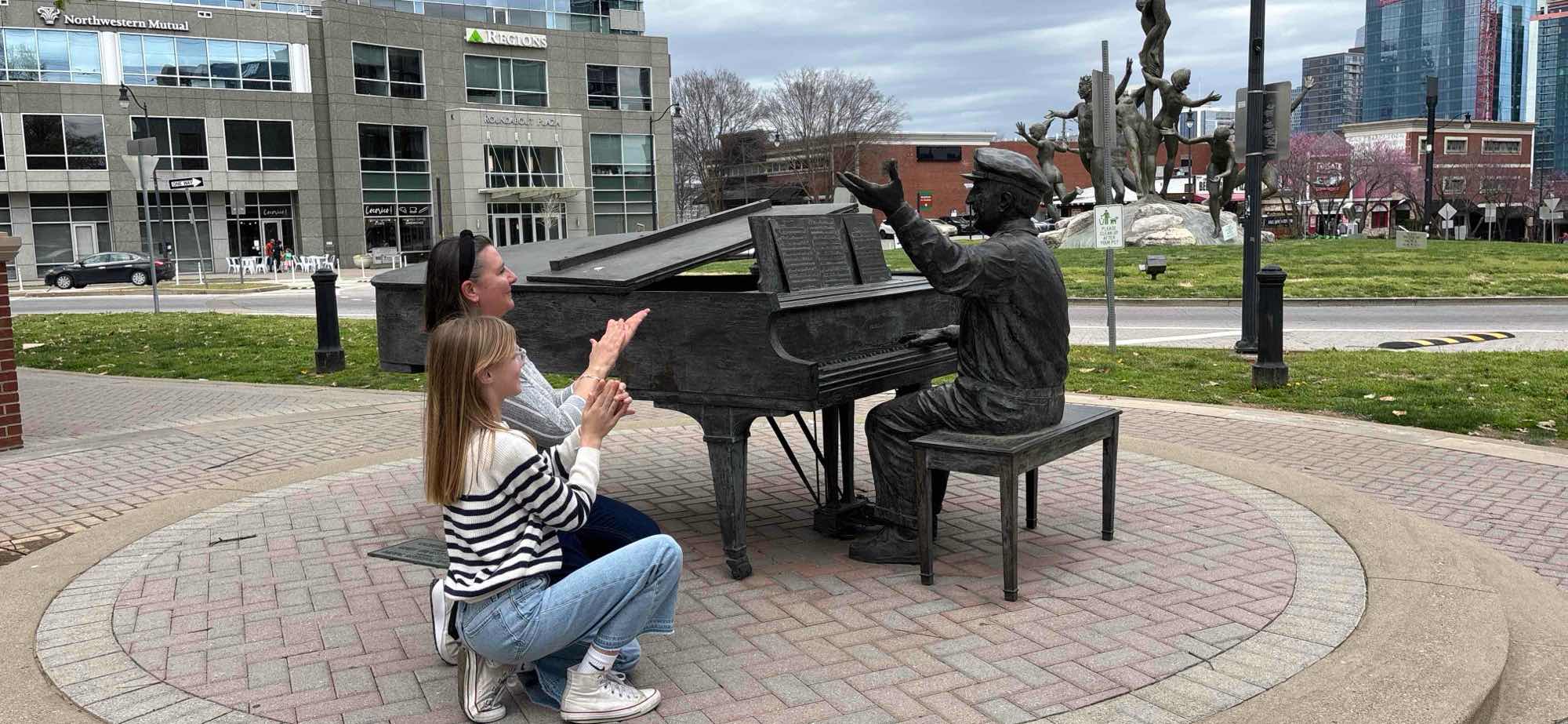 ภาพถ่ายการล่าสมบัติ Nashville Tennessee Centennial Park Scavenger Hunt