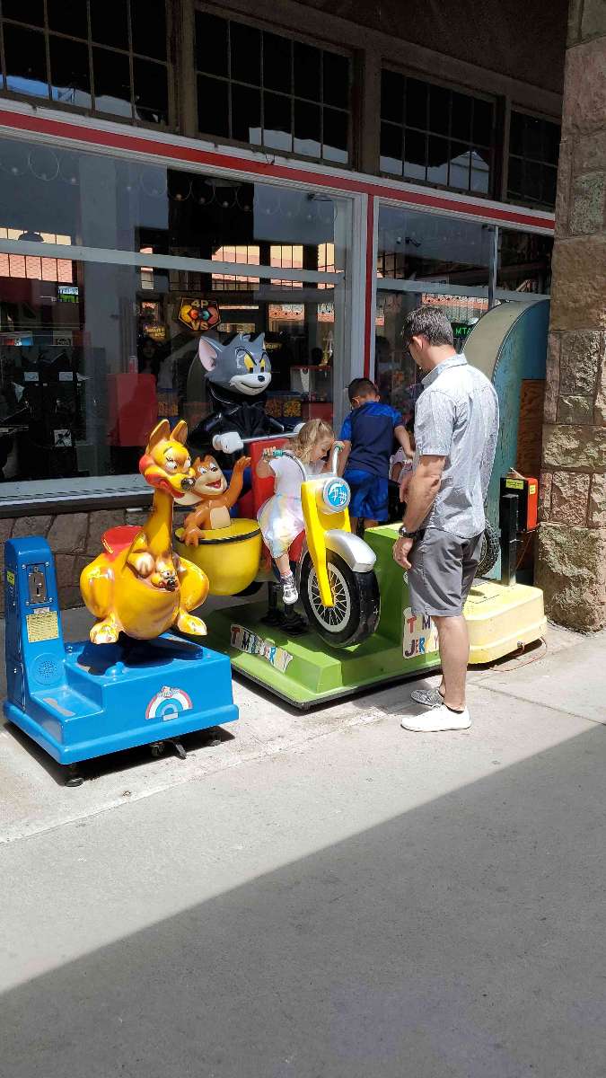 team building scavenger hunt