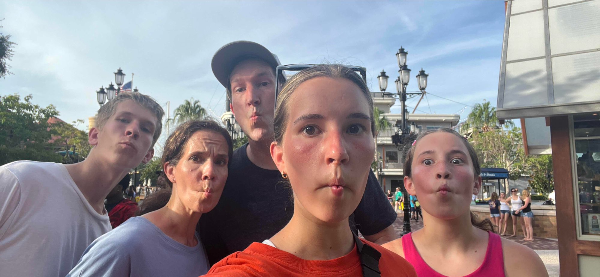 team building scavenger hunt