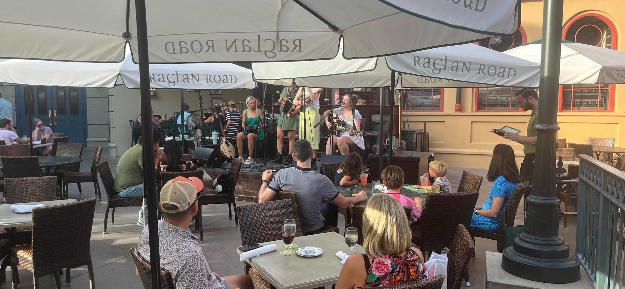 team building scavenger hunt