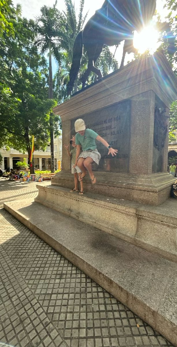 ボリバルコロンビア スカベンジャーハント 写真