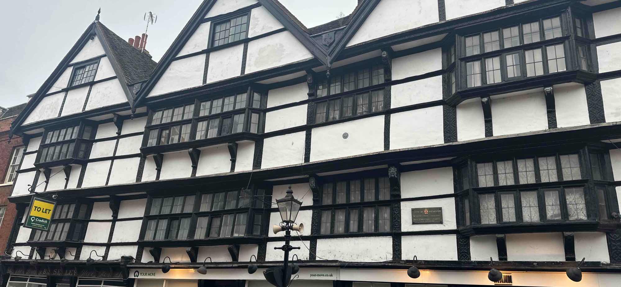 team building scavenger hunt