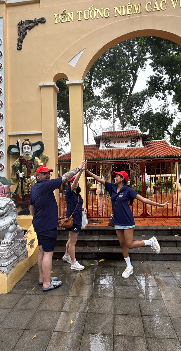 team building scavenger hunt