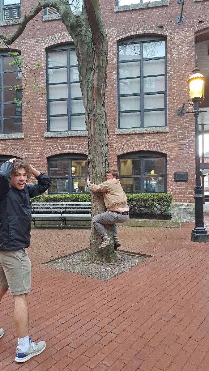 Lowell Bar Crawl scavenger hunt photos