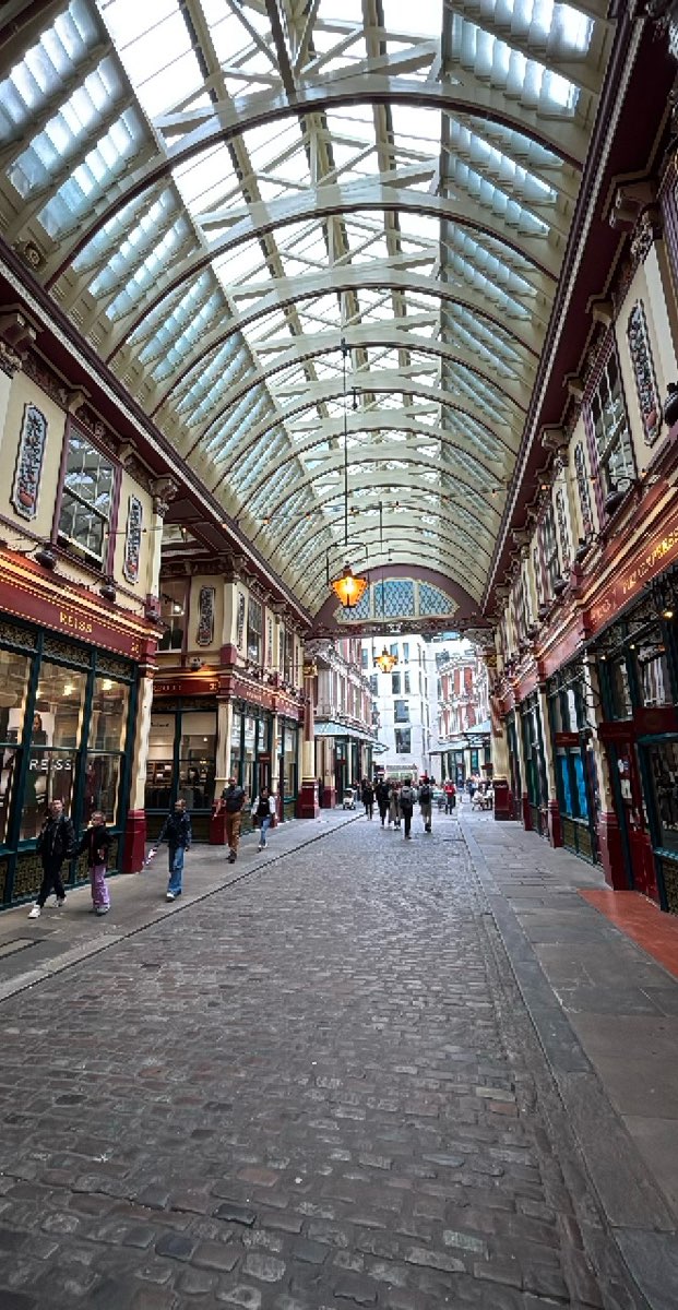 team building scavenger hunt