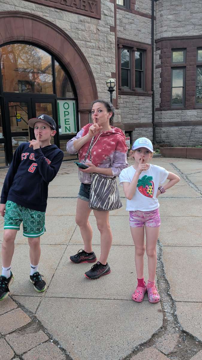 Northampton Massachusetts Ghost Tour scavenger hunt photos