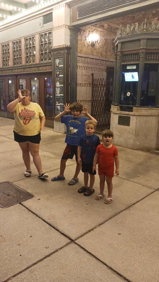 Tampa Florida Bar Crawl scavenger hunt photos