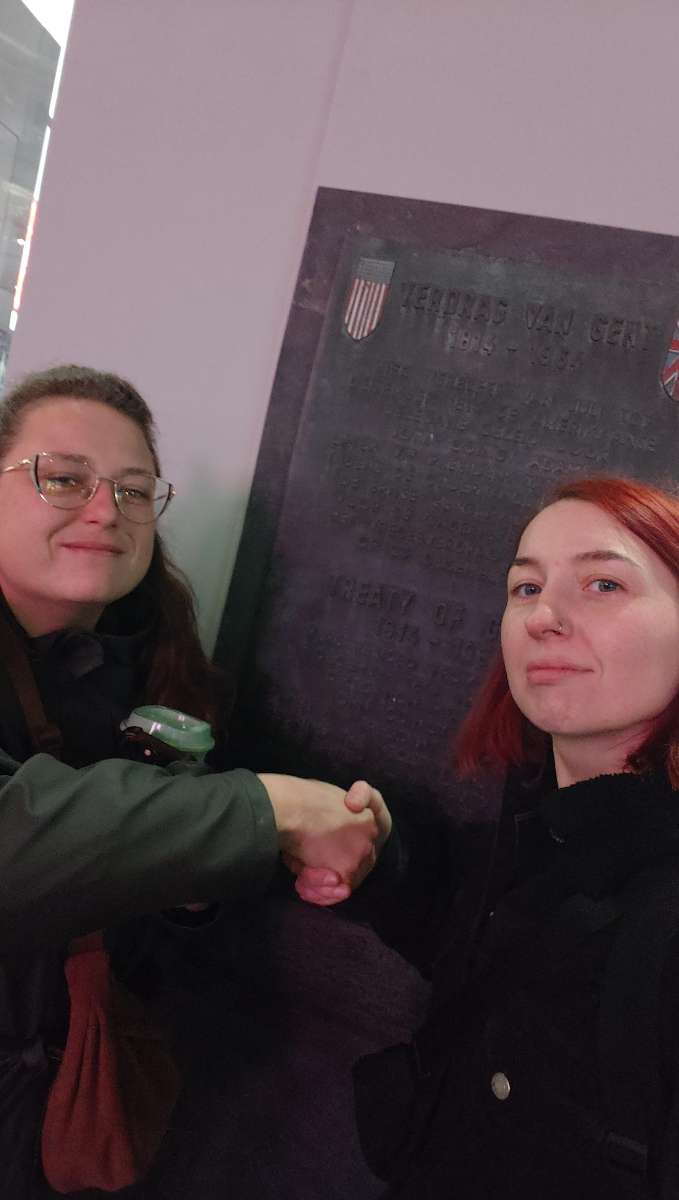 &Phi;&omega;&tau;&omicron;&gamma;&rho;&alpha;&phi;ί&epsi;&sigmav; &alpha;&pi;ό &tau;&omicron; &Kappa;&upsi;&nu;ή&gamma;&iota; &Theta;&eta;&sigma;&alpha;&upsi;&rho;&omicron;ύ &tau;&eta;&sigmav; &Gamma;ά&nu;&delta;&eta;&sigmav;