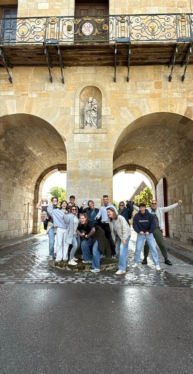 team building scavenger hunt