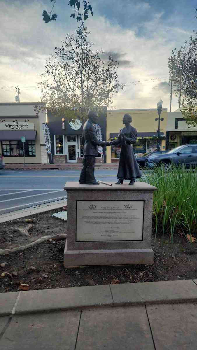 Gilroy Scavenger Hunt &lpar;Macerac&inodot; Av&inodot;&rpar; foto&gbreve;raflar&inodot;