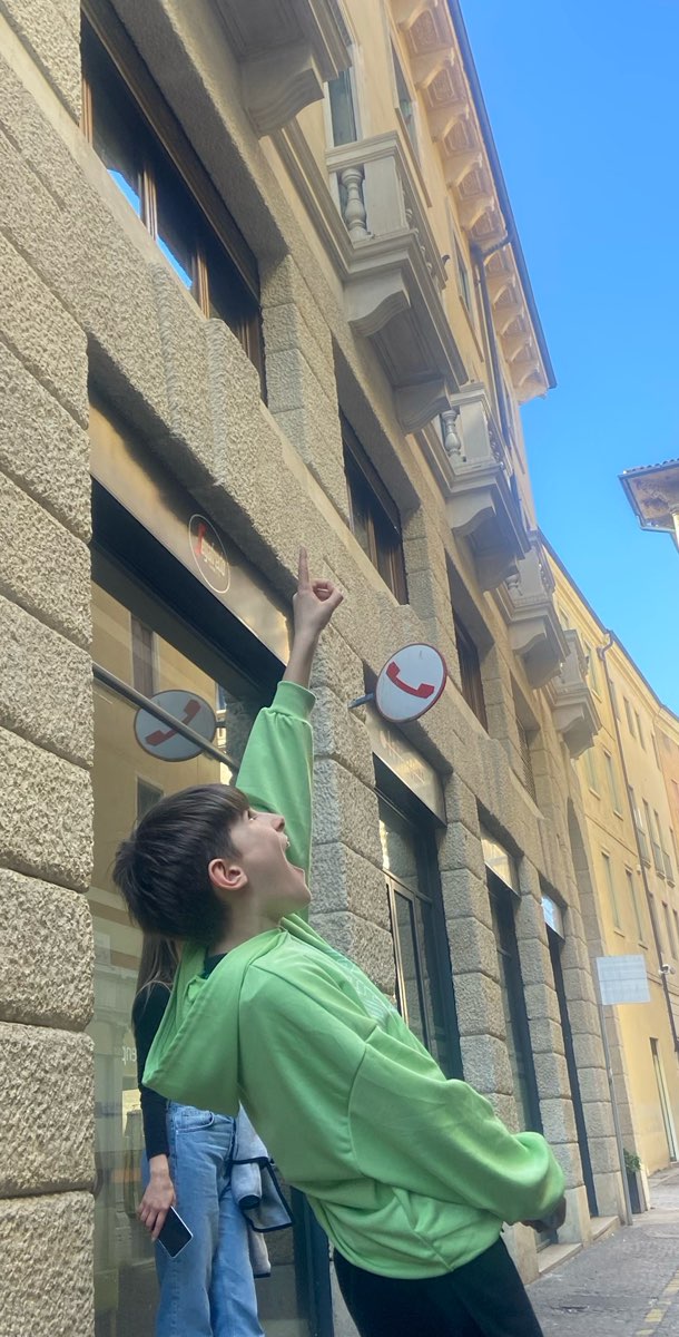 &Phi;&omega;&tau;&omicron;&gamma;&rho;&alpha;&phi;ί&epsi;&sigmav; &alpha;&pi;ό &tau;&omicron; &Kappa;&upsi;&nu;ή&gamma;&iota; &Theta;&eta;&sigma;&alpha;&upsi;&rho;&omicron;ύ &tau;&eta;&sigmav; &Beta;&iota;&tau;&sigma;έ&nu;&tau;&zeta;&alpha;