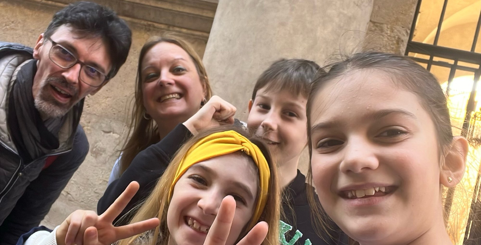 &Phi;&omega;&tau;&omicron;&gamma;&rho;&alpha;&phi;ί&epsi;&sigmav; &alpha;&pi;ό &tau;&omicron; &Kappa;&upsi;&nu;ή&gamma;&iota; &Theta;&eta;&sigma;&alpha;&upsi;&rho;&omicron;ύ &tau;&eta;&sigmav; &Beta;&iota;&tau;&sigma;έ&nu;&tau;&zeta;&alpha;