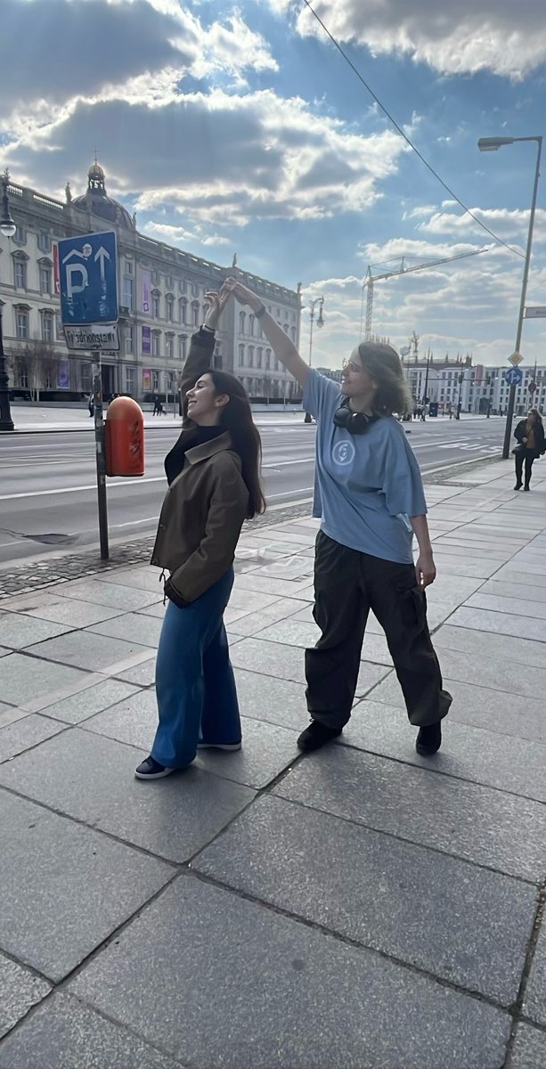 ภาพถ่ายการตามล่าหาสมบัติ Berlin Germany Scavenger Hunt