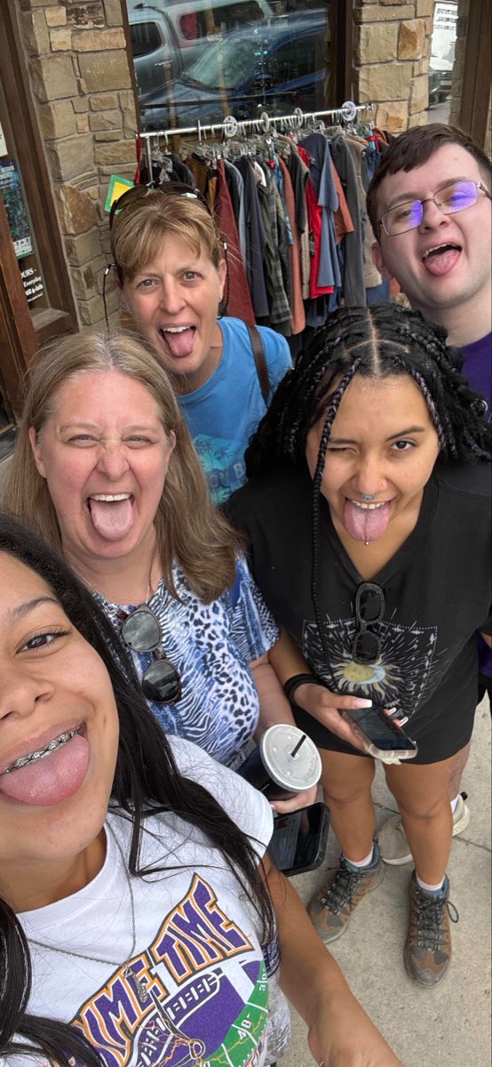 team building scavenger hunt