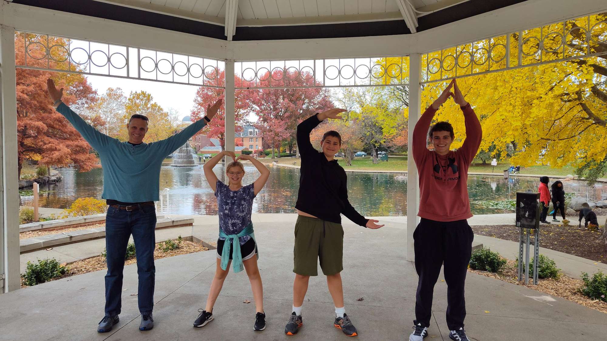 Fotky z Columbus Ohio Bar Crawl scavenger hunt