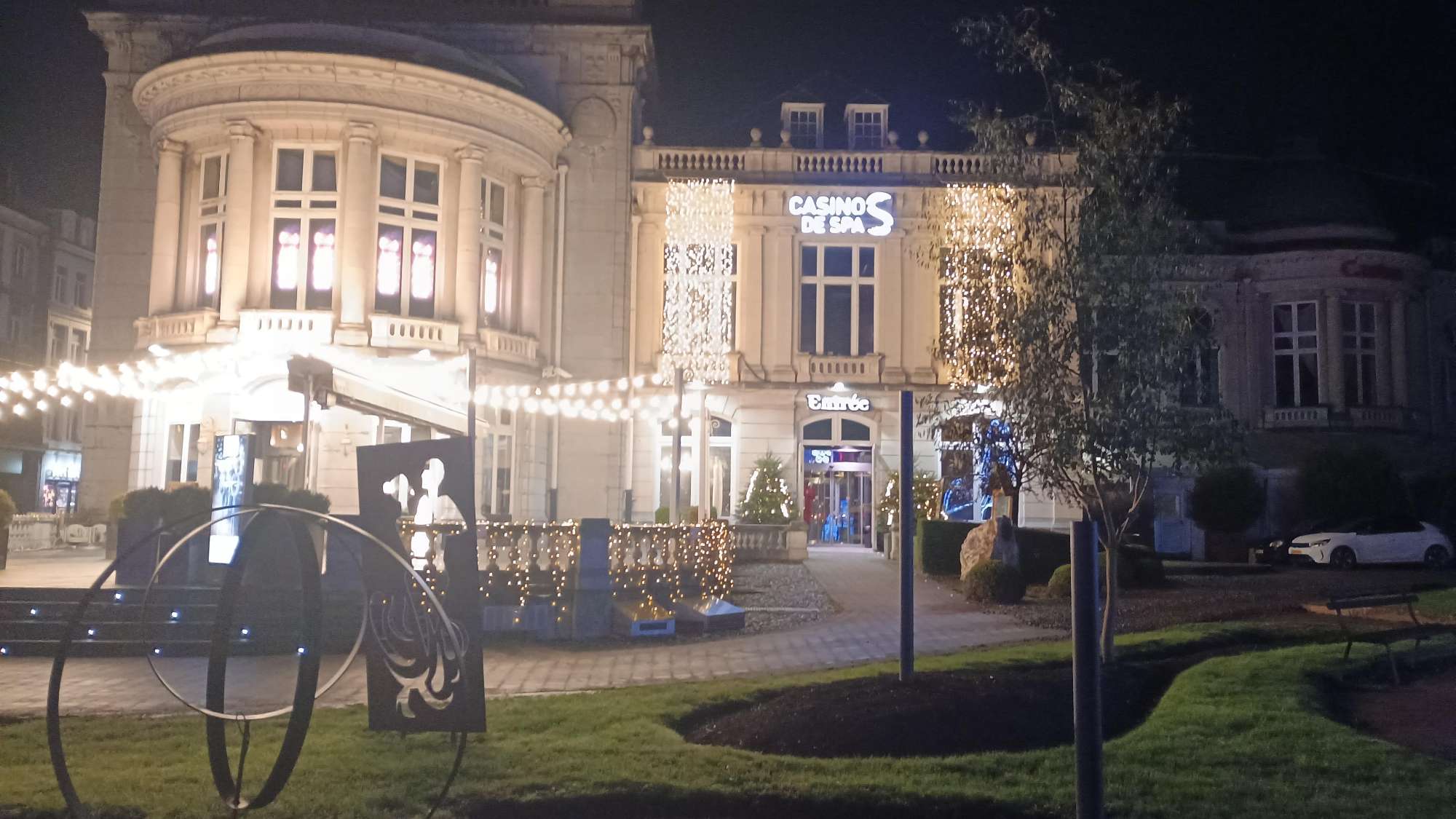 team building scavenger hunt