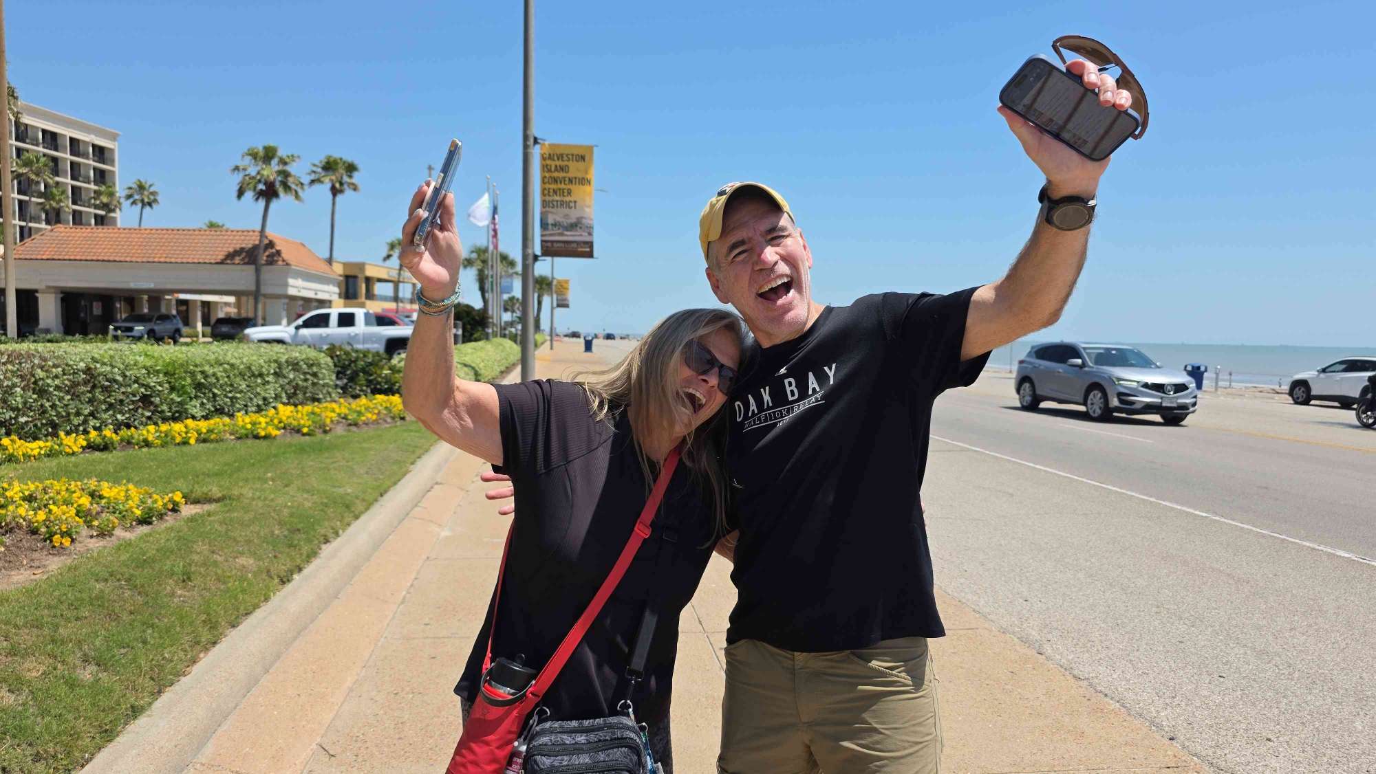 Fotografii Seawall Scavenger Hunt