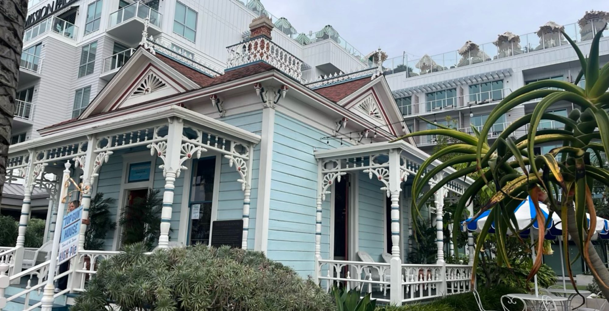 team building scavenger hunt