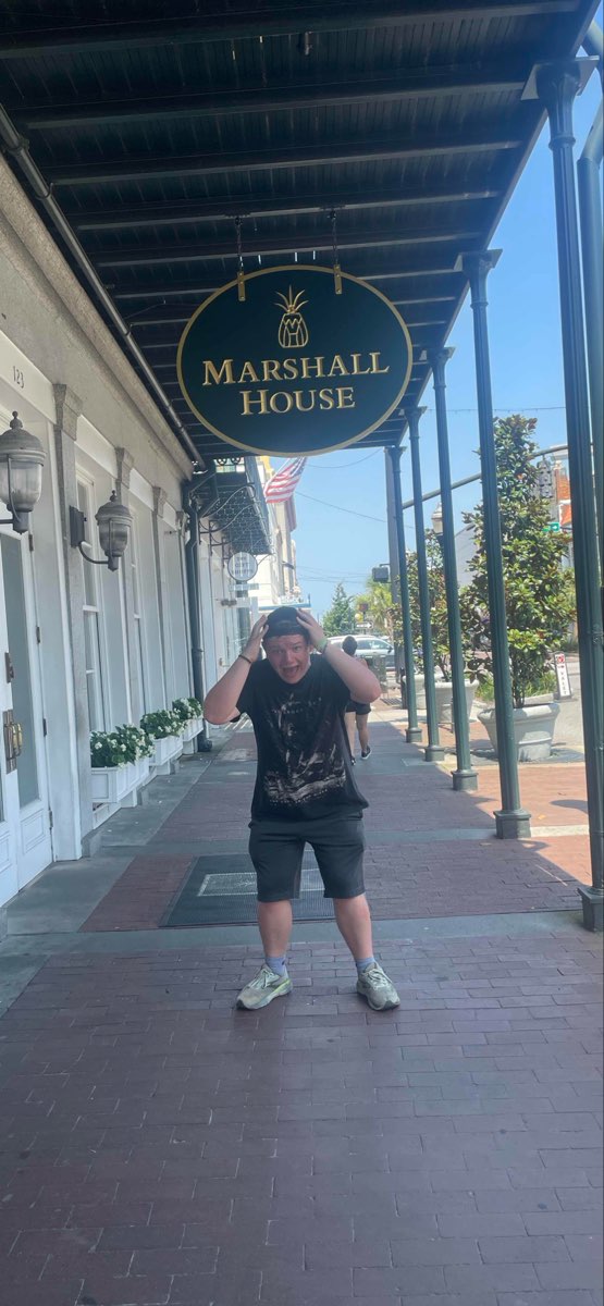 Savannah Georgia Bar Crawl scavenger hunt photos