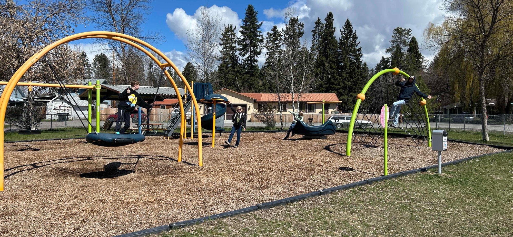 ภาพถ่ายจากการล่าสมบัติ Whitefish Scavenger Hunt