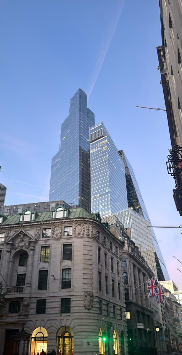 The London School of Economics and Political Science (LSE) Scavenger Hunt के स्कैवेंजर हंट की तस्वीरें