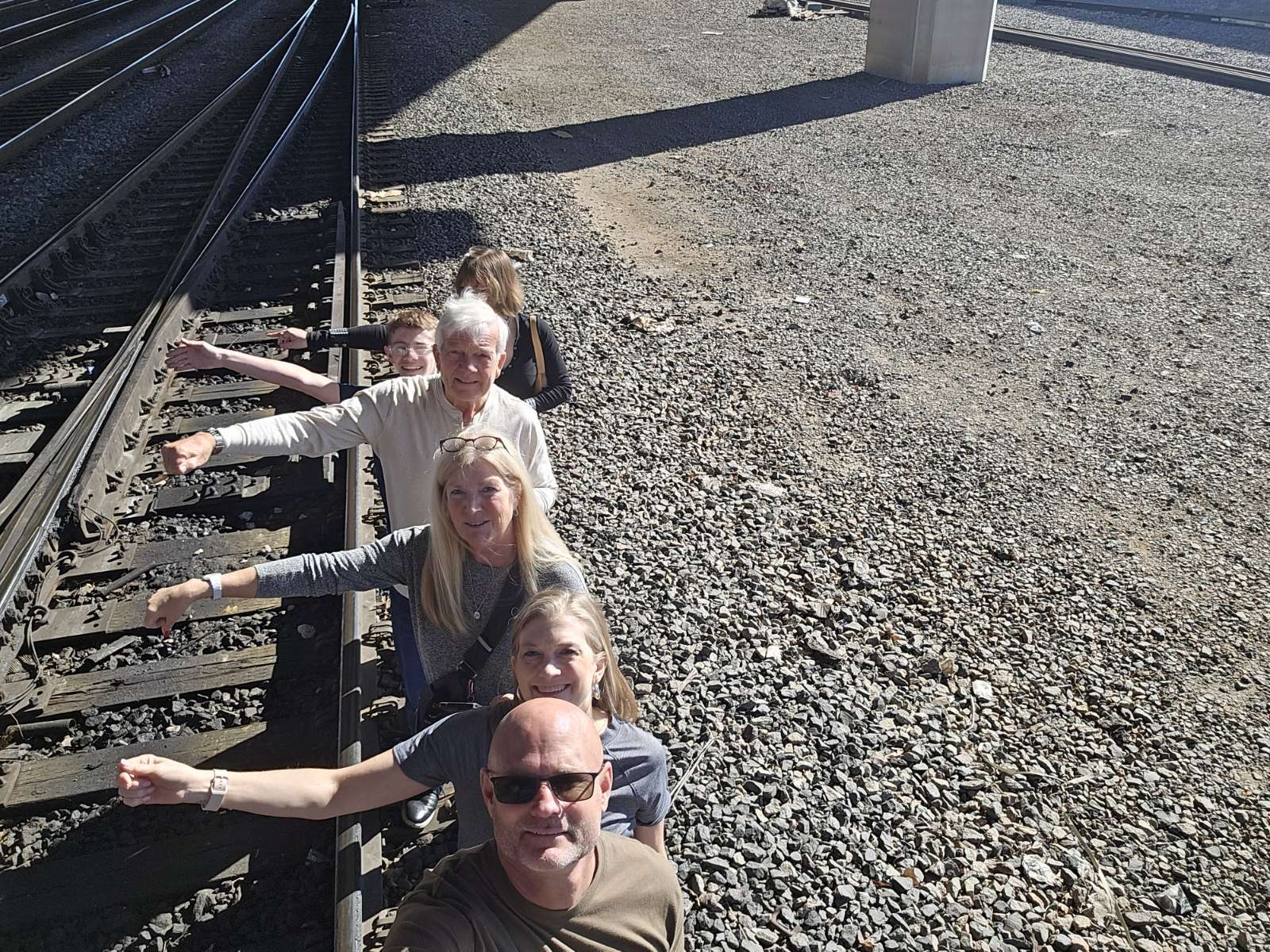 team building scavenger hunt