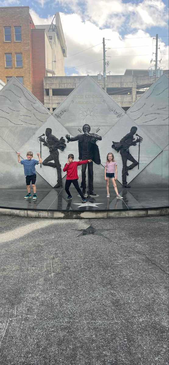 team building scavenger hunt