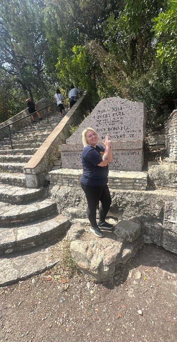 Austin Texas Bar Crawl scavenger hunt photos