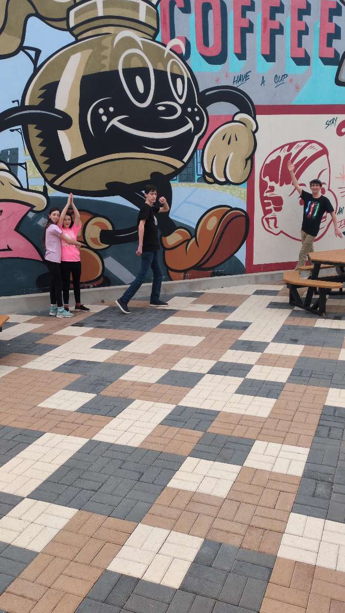 team building scavenger hunt