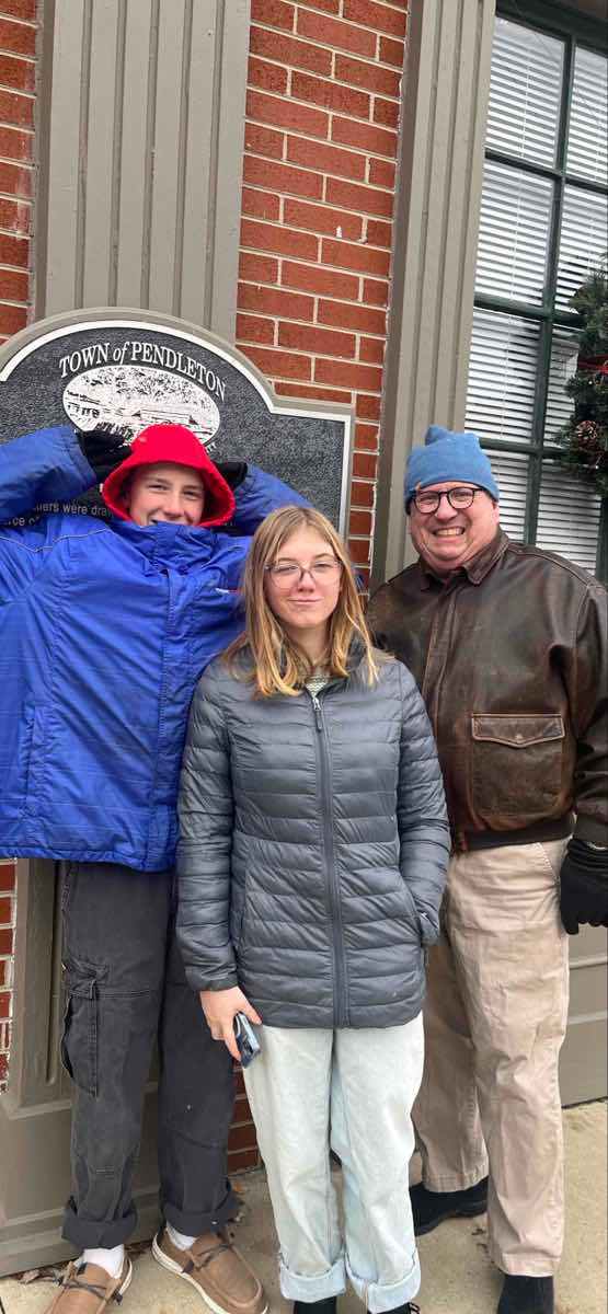 תמונות של חיפוש מטמון בפנדלטון אינדיאנה