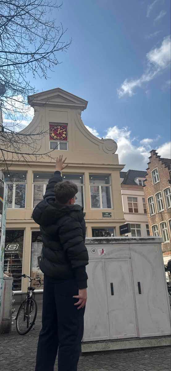 Poze v&acirc;n&abreve;toare de comori Brugge