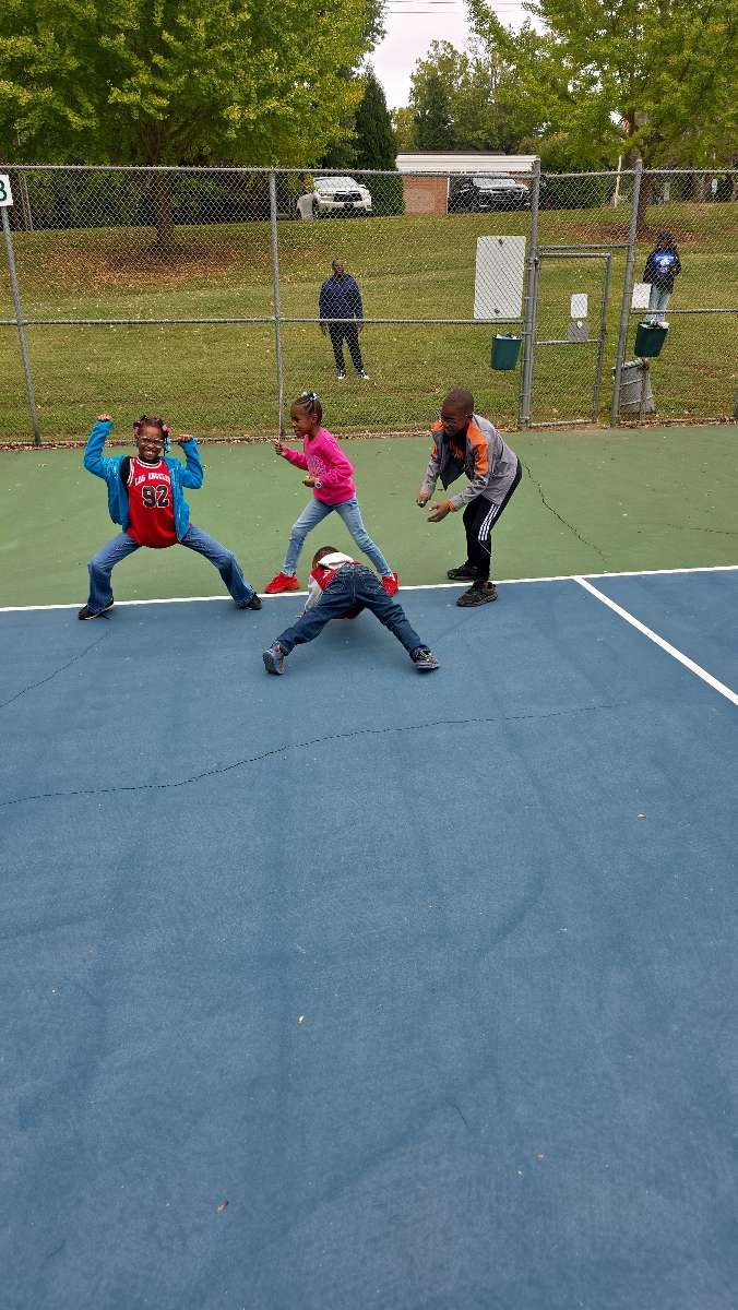 &kappa;&upsi;&nu;ή&gamma;&iota; &theta;&eta;&sigma;&alpha;&upsi;&rho;&omicron;ύ &gamma;&iota;&alpha; &omicron;&mu;&alpha;&delta;&iota;&kappa;ή &epsi;&rho;&gamma;&alpha;&sigma;ί&alpha;