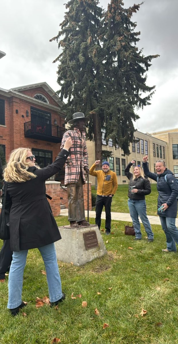 team building scavenger hunt