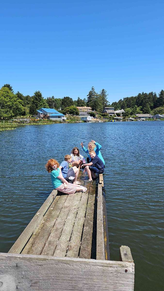 Fotografii ale cursei de aventură în Centrul Orașului Lincoln City, Oregon