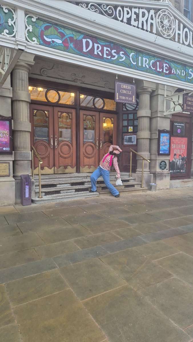 Valokuvia Buxton Scavenger Hunt -kaupunkiseikkailusta