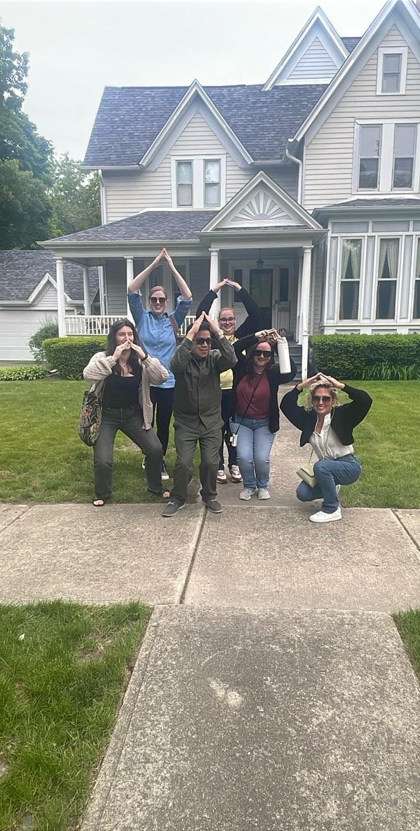 team building scavenger hunt