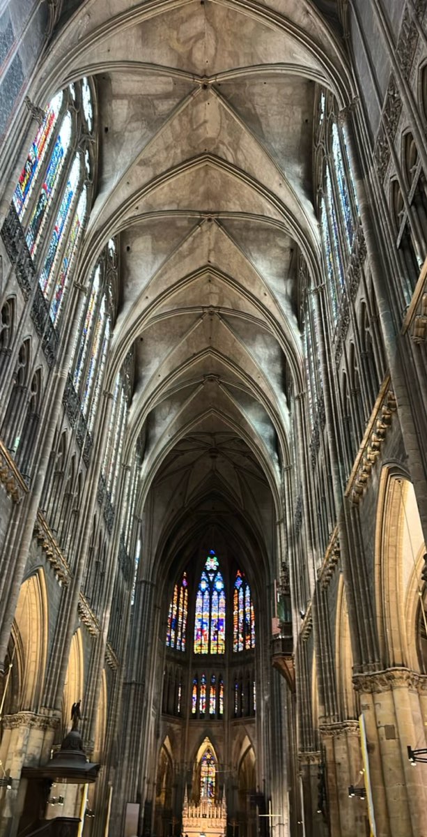 team building scavenger hunt