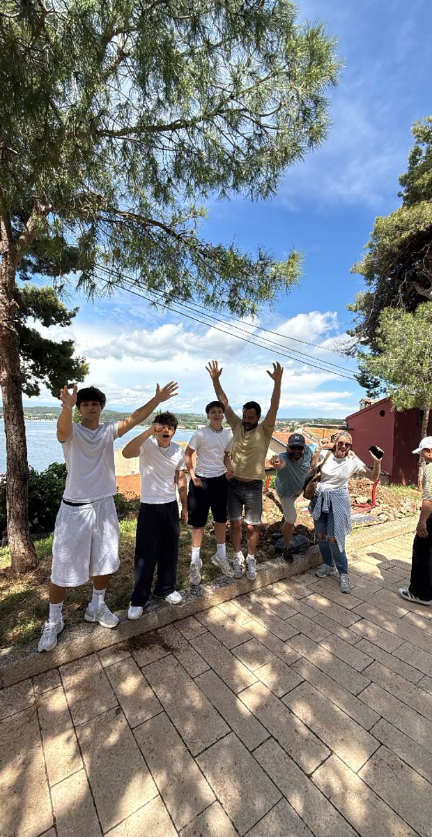 team building scavenger hunt