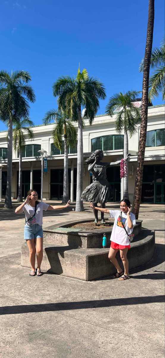 Honolulu Bar Crawl scavenger hunt photos