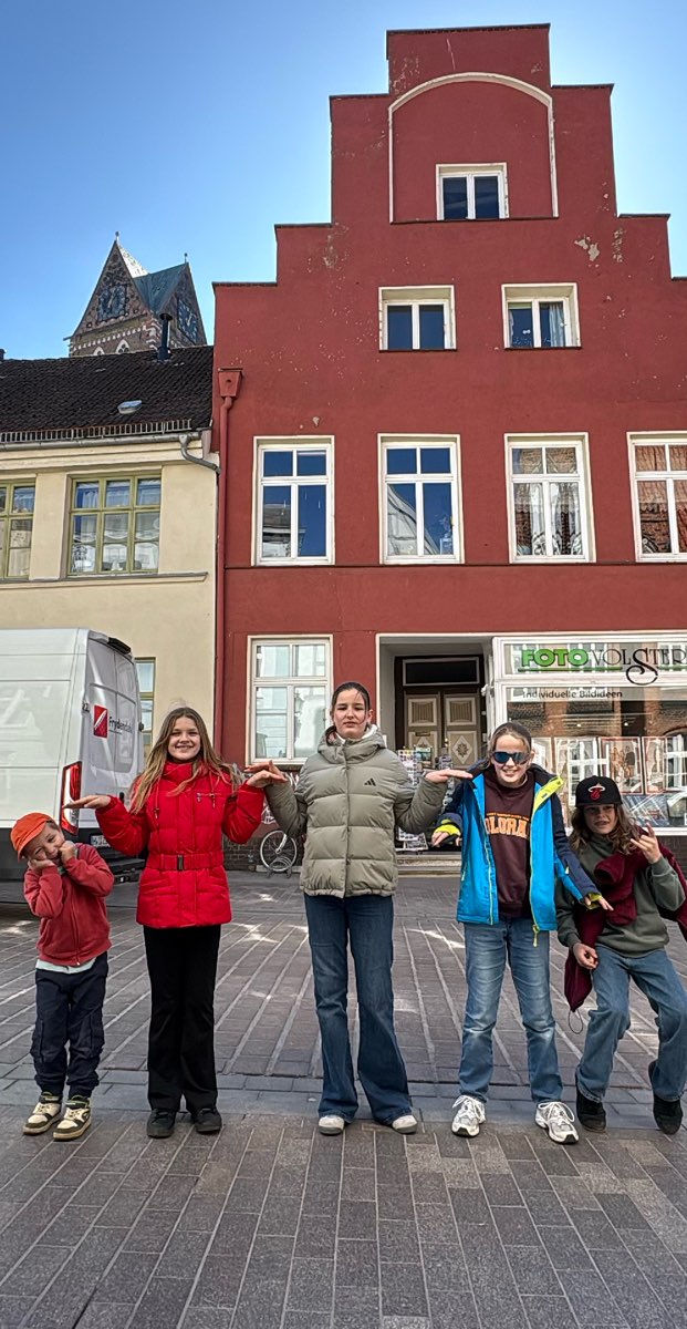 team building scavenger hunt