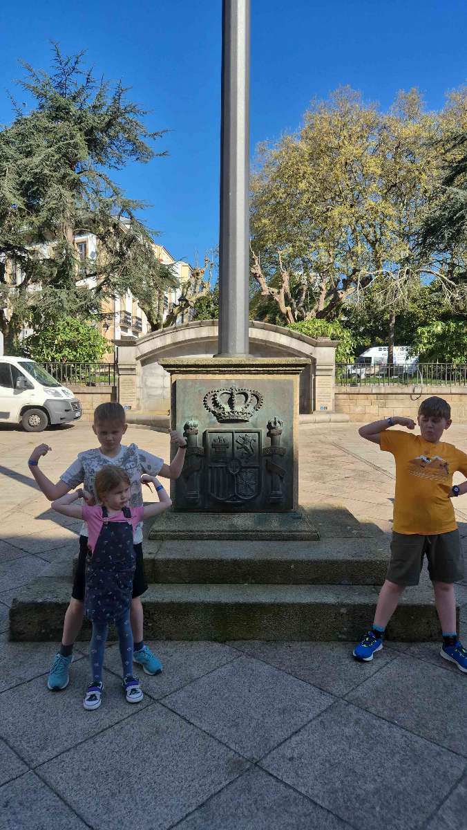 &Fcy;&ocy;&tcy;&ocy;&gcy;&rcy;&acy;&fcy;&icy;&icy; &scy; &kcy;&vcy;&iecy;&scy;&tcy;&acy; &laquo;&Kcy;&vcy;&iecy;&scy;&tcy; &vcy; &Lcy;&acy;-&Kcy;&ocy;&rcy;&ucy;&ncy;&softcy;&iecy;&raquo;