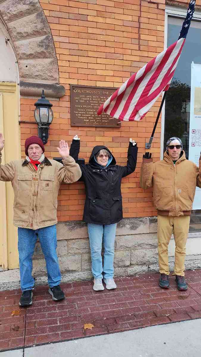 Troy Ohio Scavenger Hunt &ccedil;&ouml;p&ccedil;&uuml; av&inodot; foto&gbreve;raflar&inodot;