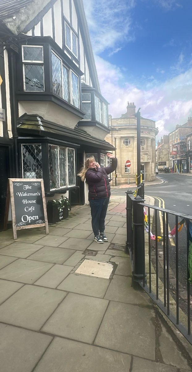 team building scavenger hunt